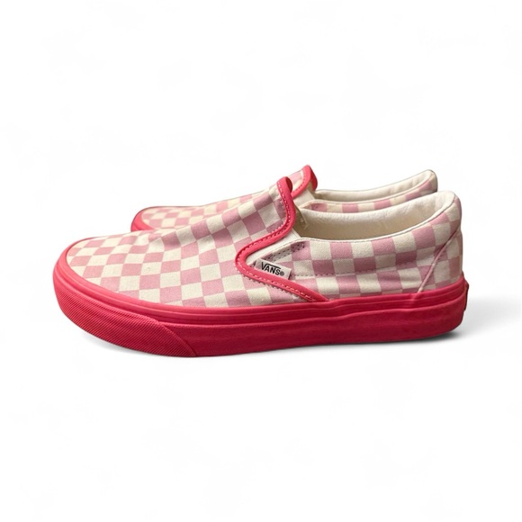 Vans Checkered Slip-On Sneakers with hot pink Soles - Picture 4 of 9